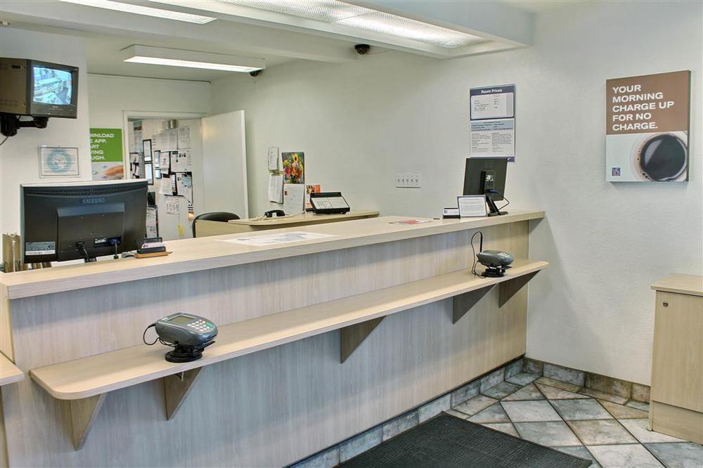 Motel 6-Bakersfield, Ca - East Interior photo